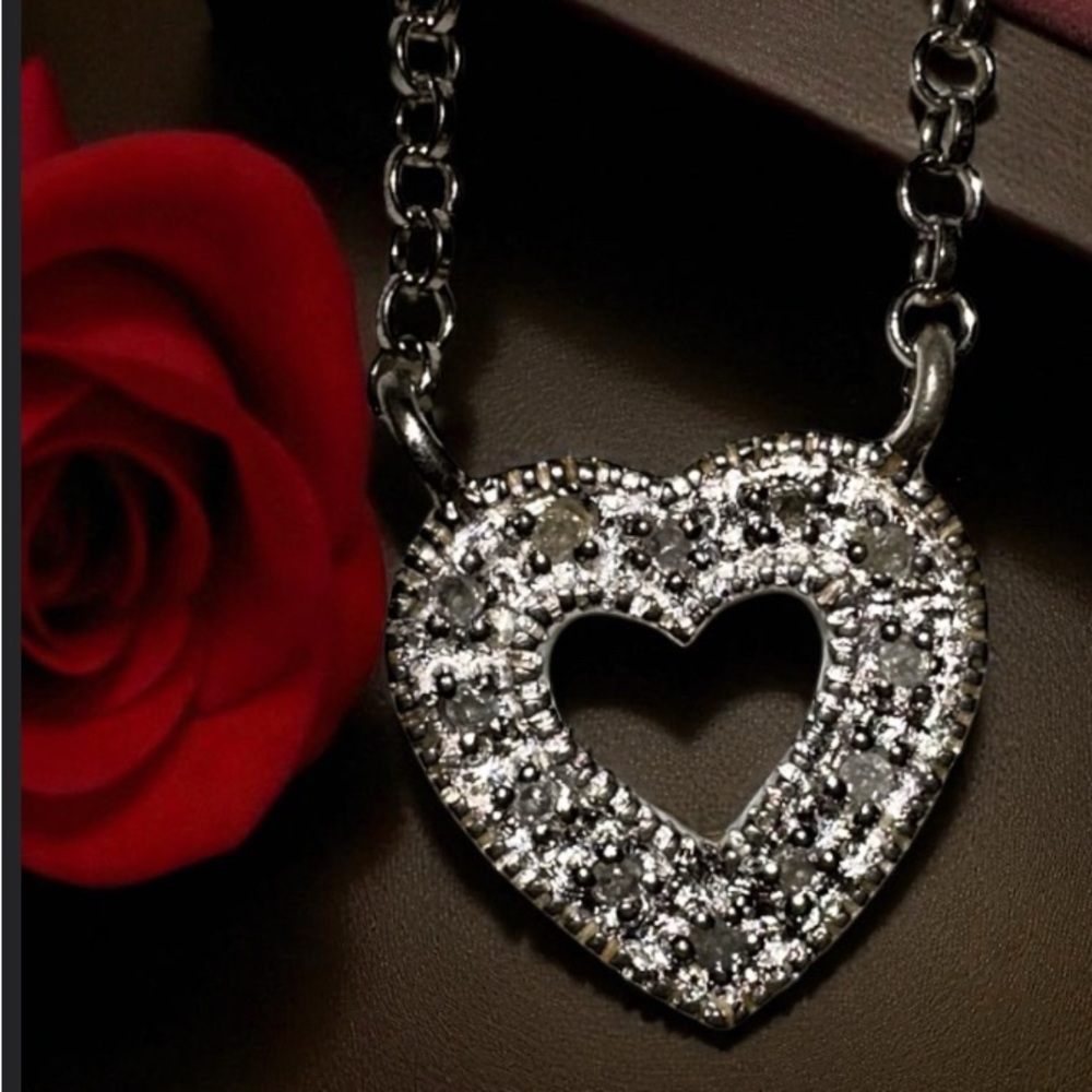 Elegant .925 Silver Heart Diamond Pendant Necklace - Picture 2 of 7